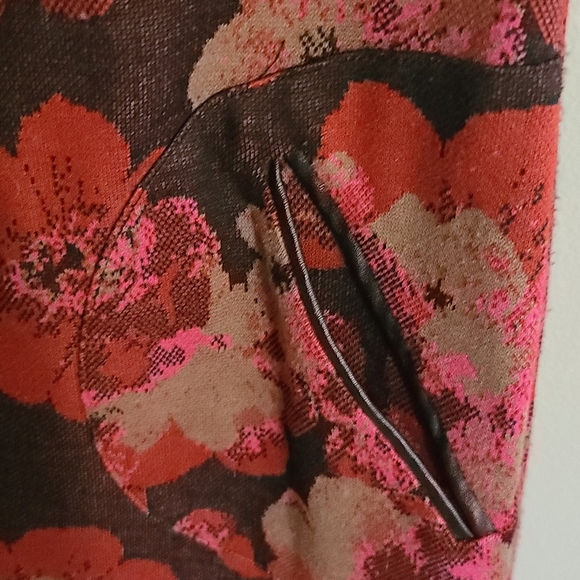 Gorgeous Floral dress with leather piping - Picture 6 of 10